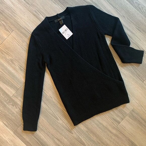 NWT Forever 21 black crossover sweater size Small - Picture 1 of 5